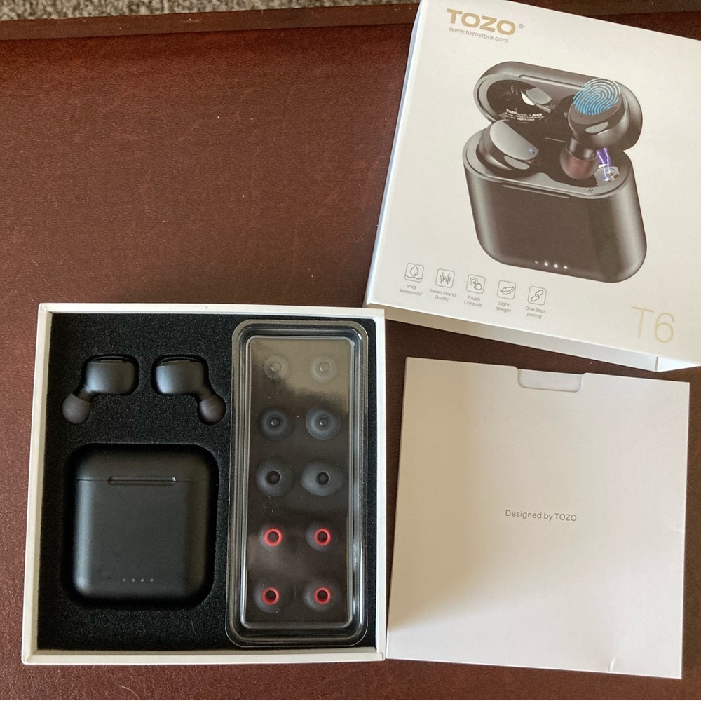 Wireless earbuds BRAND NEW never been used.